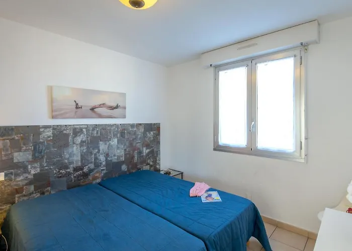 Climatise Avec Terrasse, A 50m De La Et Proche Commerces, Gare Et Centre-ville. - Fr-1-466a-9 Daire *